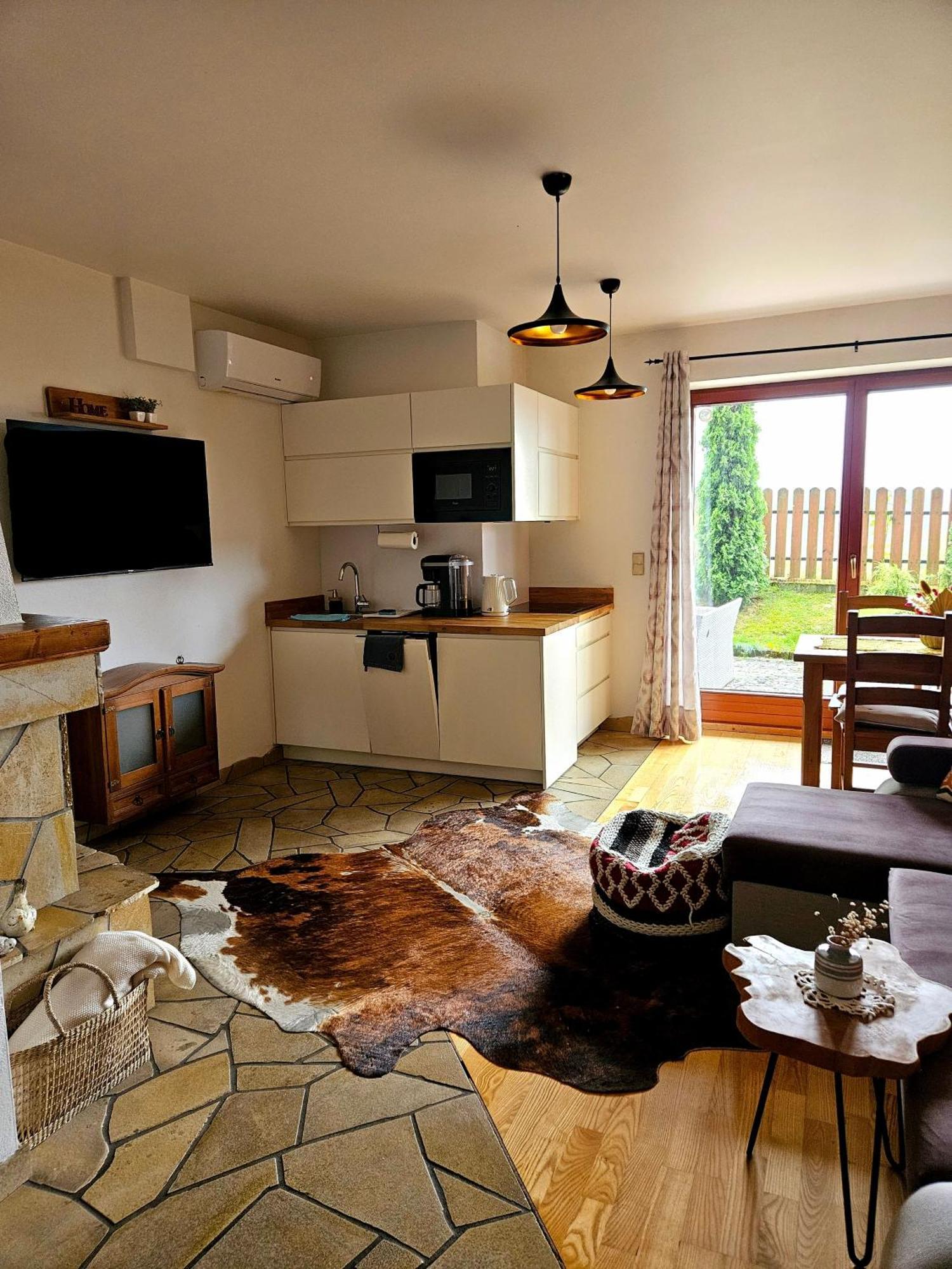 Apartament Z Widokiem Na Gory - Split Ac, Private Terrace, Private Parking コシチェリスコ エクステリア 写真